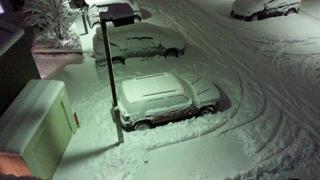 頑張って綺麗に雪降ろししたその十数分後。。。マジで。。。