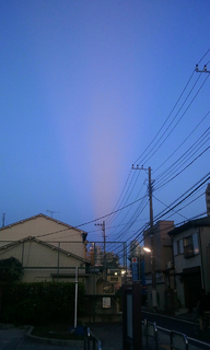 東の空まで一直線に繋がってた・・・。怖い・・・。