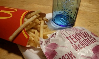 完全半年振りのマクドのてりやき♪( ´▽`)