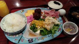 サミット2日目。朝食です。悪ふざけですw