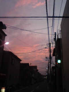 いい感じの一番暗いタイミングの夕焼け。